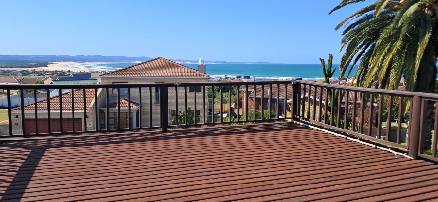 3 Bedroom Property for Sale in Wavecrest Eastern Cape